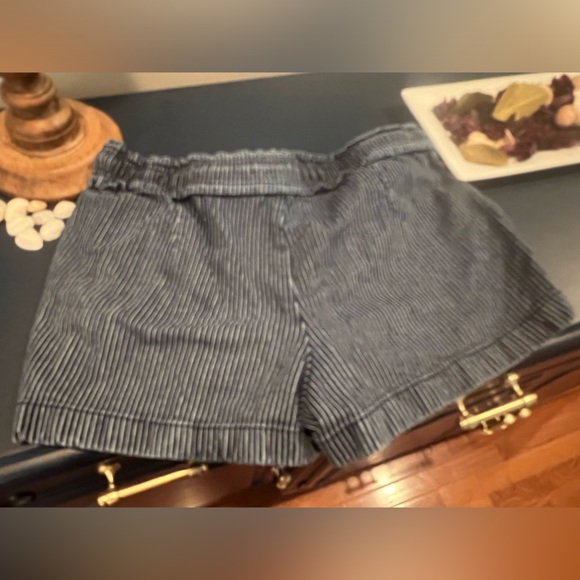 LOFT drawstring elastic waist shorts size medium nwot - Picture 6 of 9